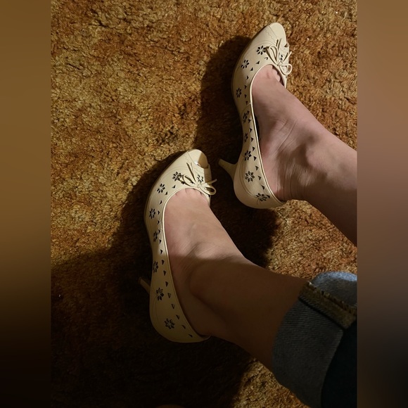 Open Toe Heel - Picture 2 of 3